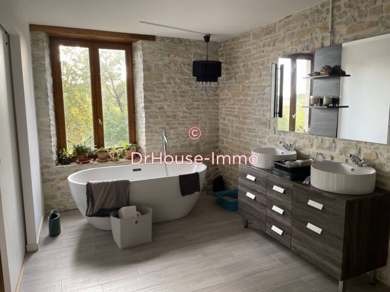 Maison/villa vente 13 pièces Druyes-les-Belles-Fontaines 400m²