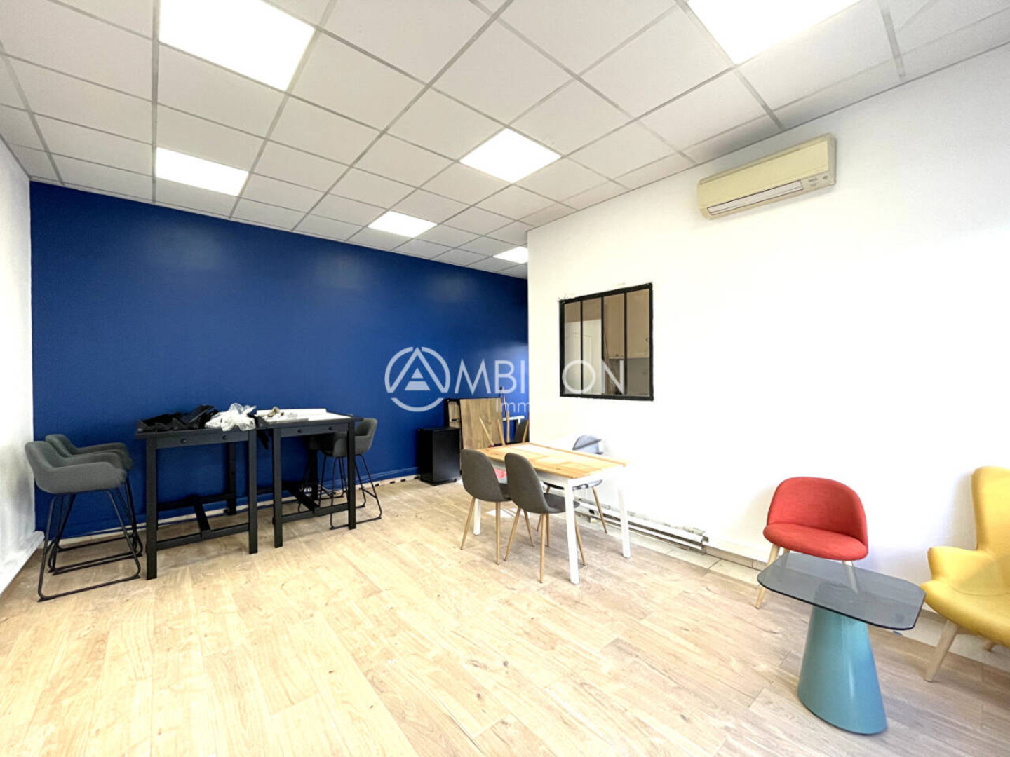 Photo 3 : Location Bureau 2 pièces Roquebrune-sur-Argens 32 m²