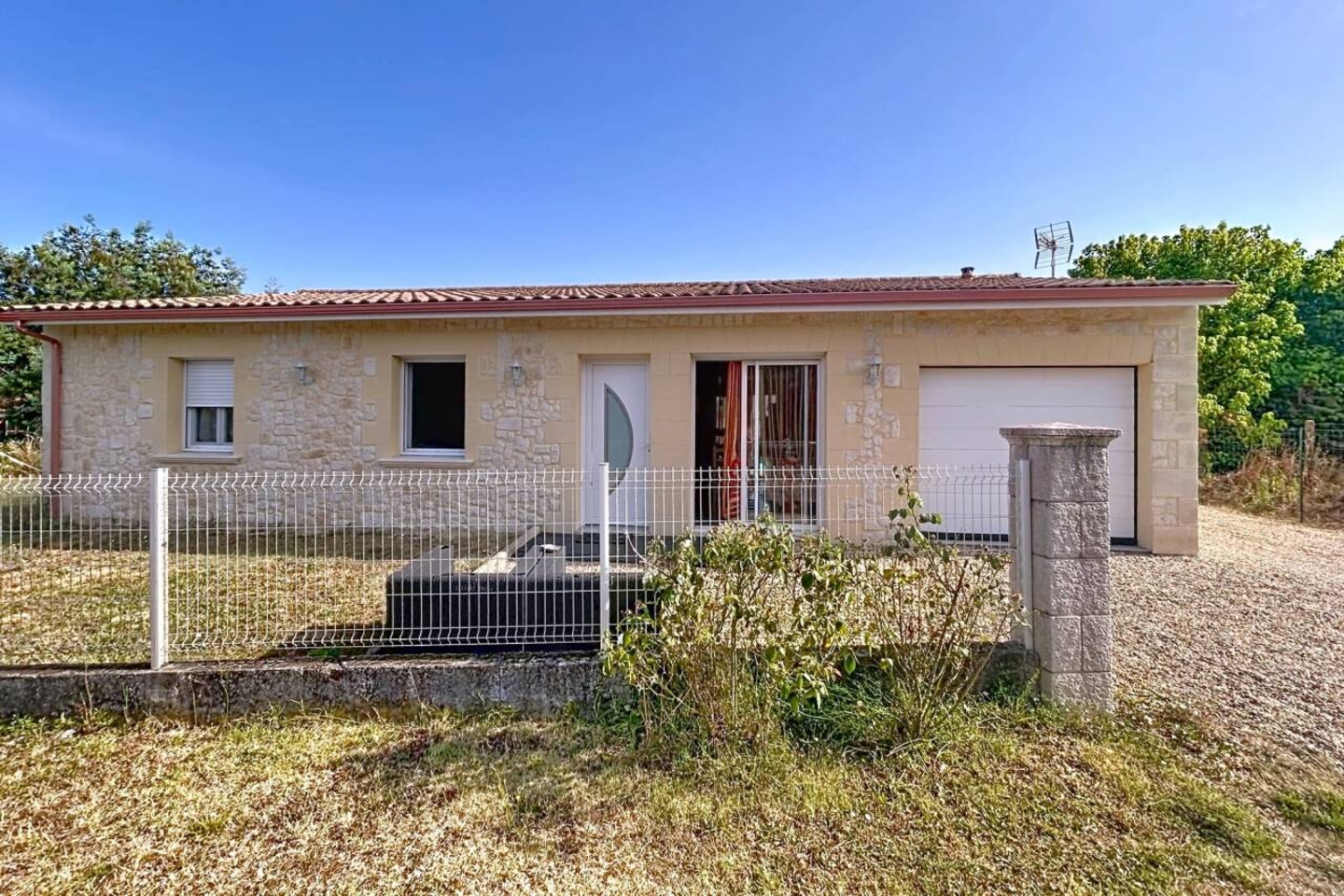 Photo 1 : Location Maison 5 pièces Coutras 84 m²