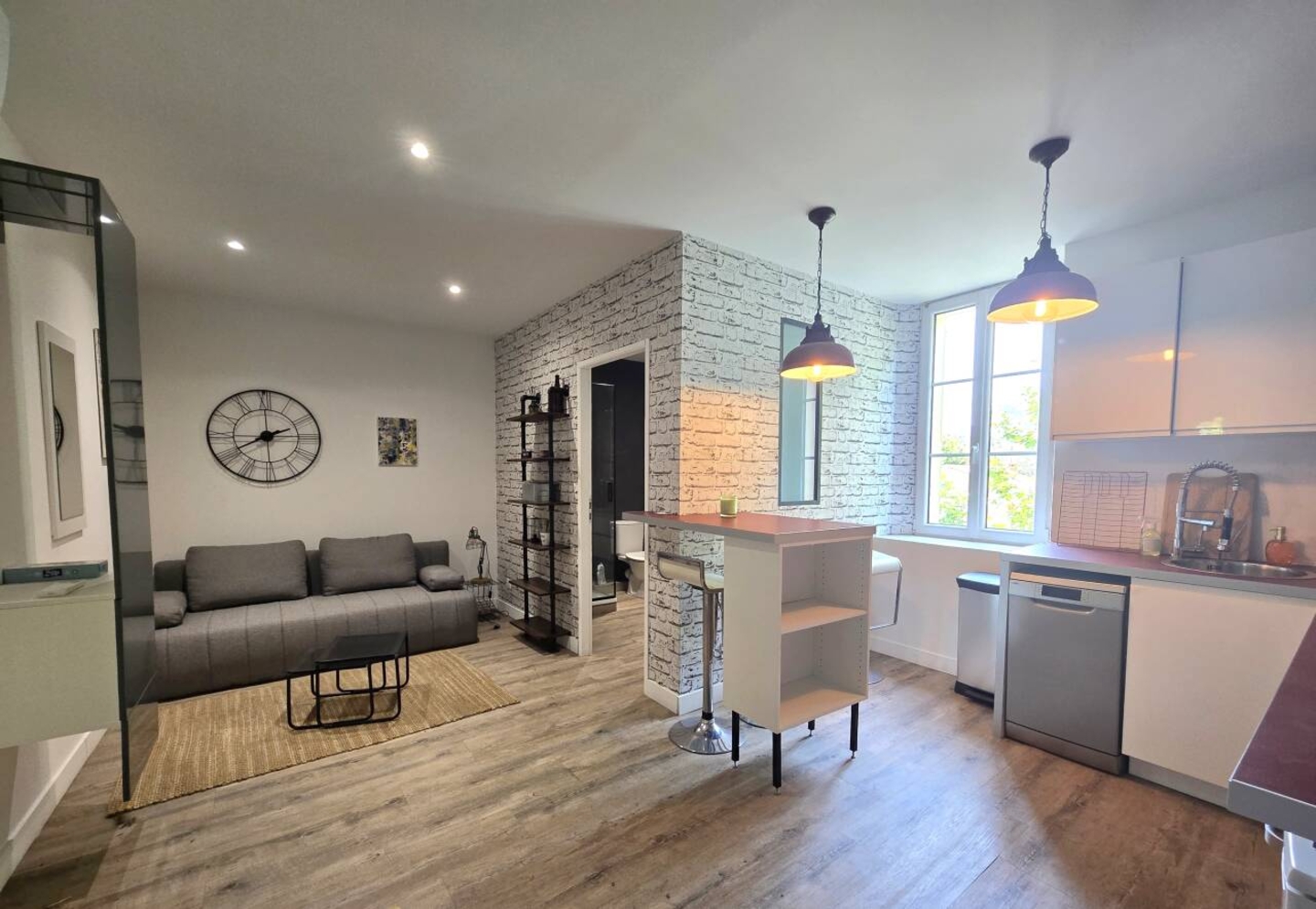 Photo 1 : Location Appartement 1 pièce Roquebrune-sur-Argens 24 m²