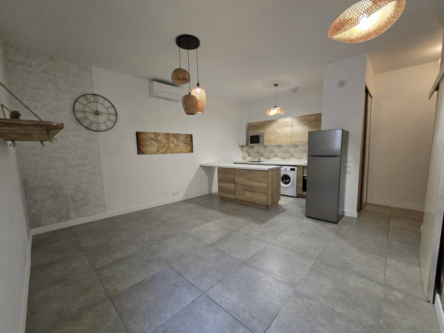 Photo 1 : Location Appartement 2 pièces Roquebrune-sur-Argens 45 m²