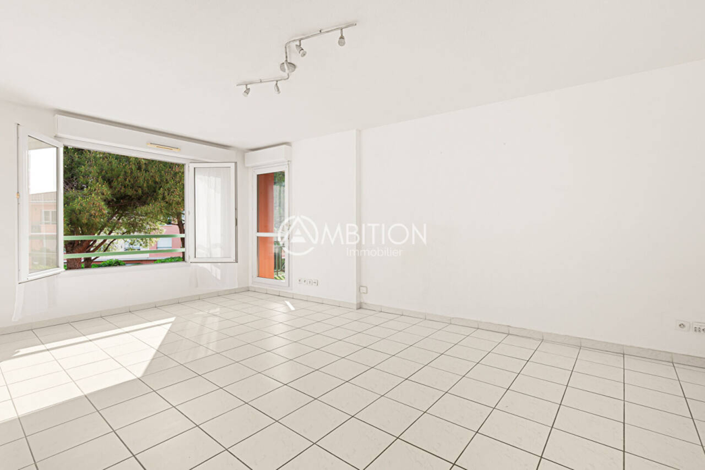 Photo 3 : Vente Appartement 2 pièces Fréjus 51 m²
