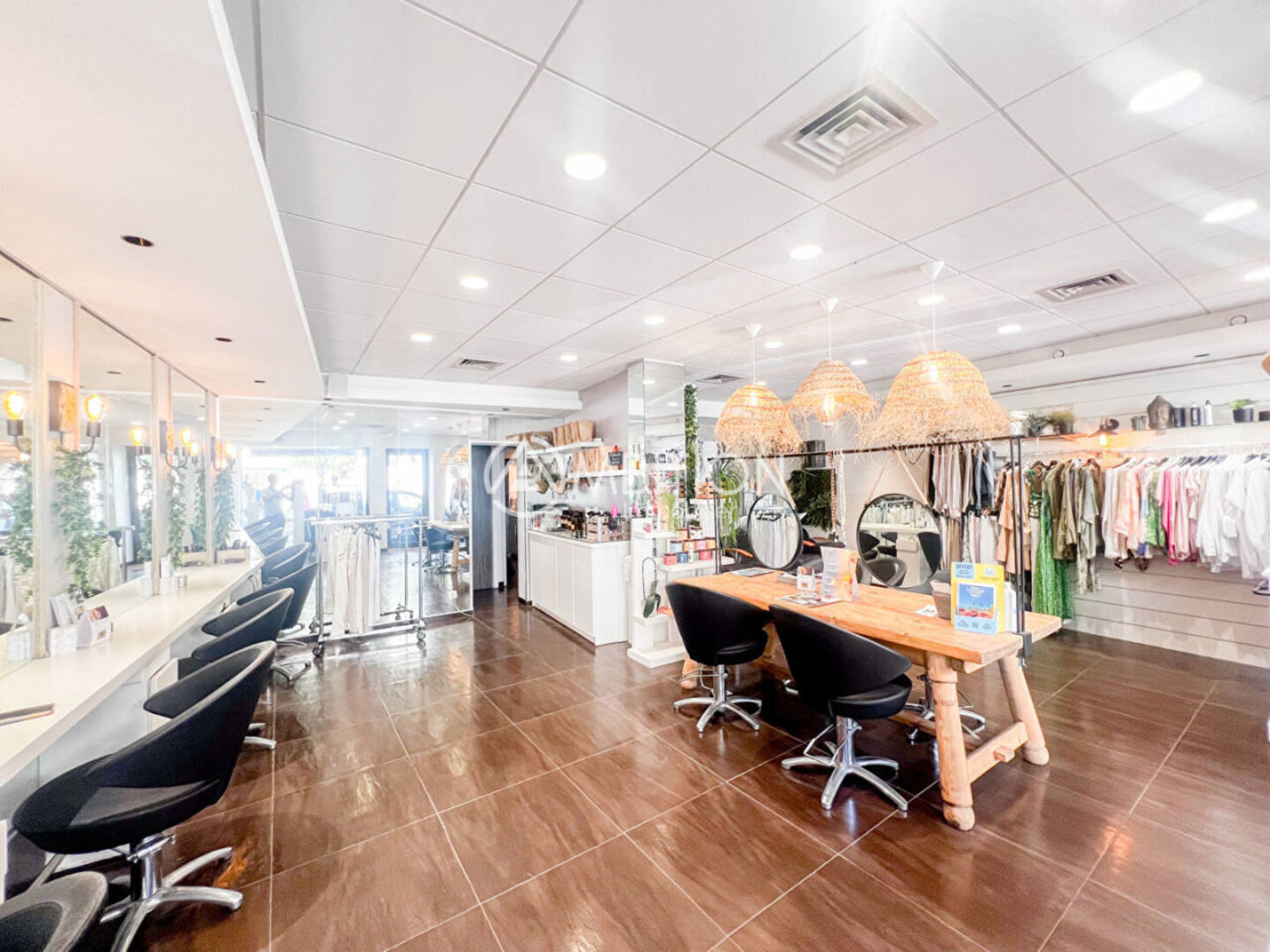 Photo 1 : Vente Commerce Cannes 78 m²