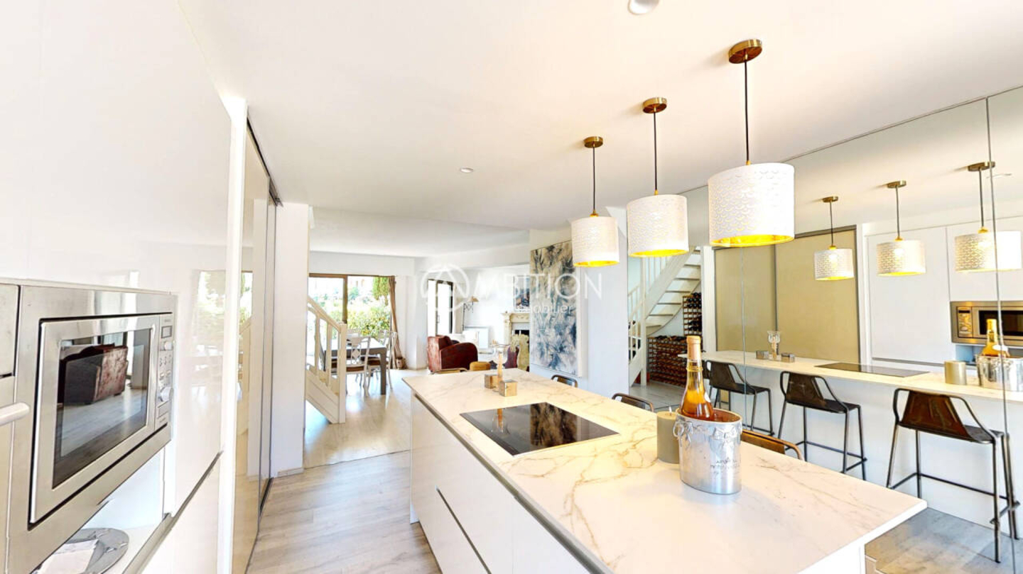 Photo 2 : Vente Maison 7 pièces Grimaud 216 m²