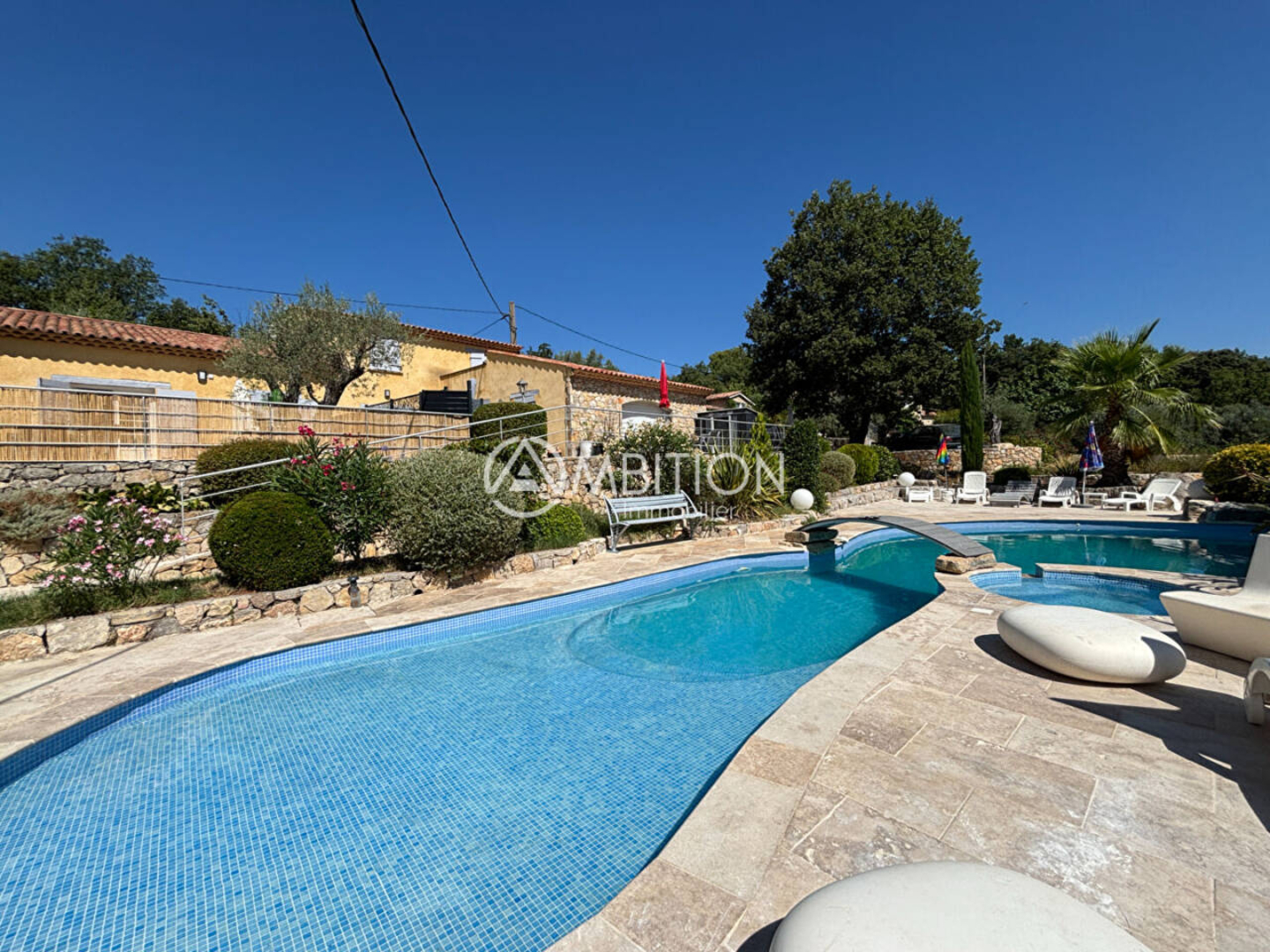 Image des la section Servies