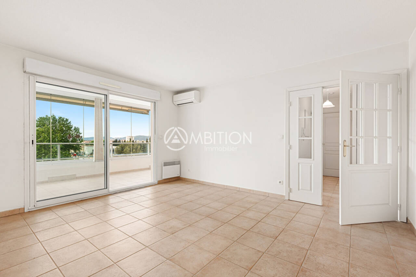 Photo 1 : Vente Appartement 2 pièces Fréjus 52 m²