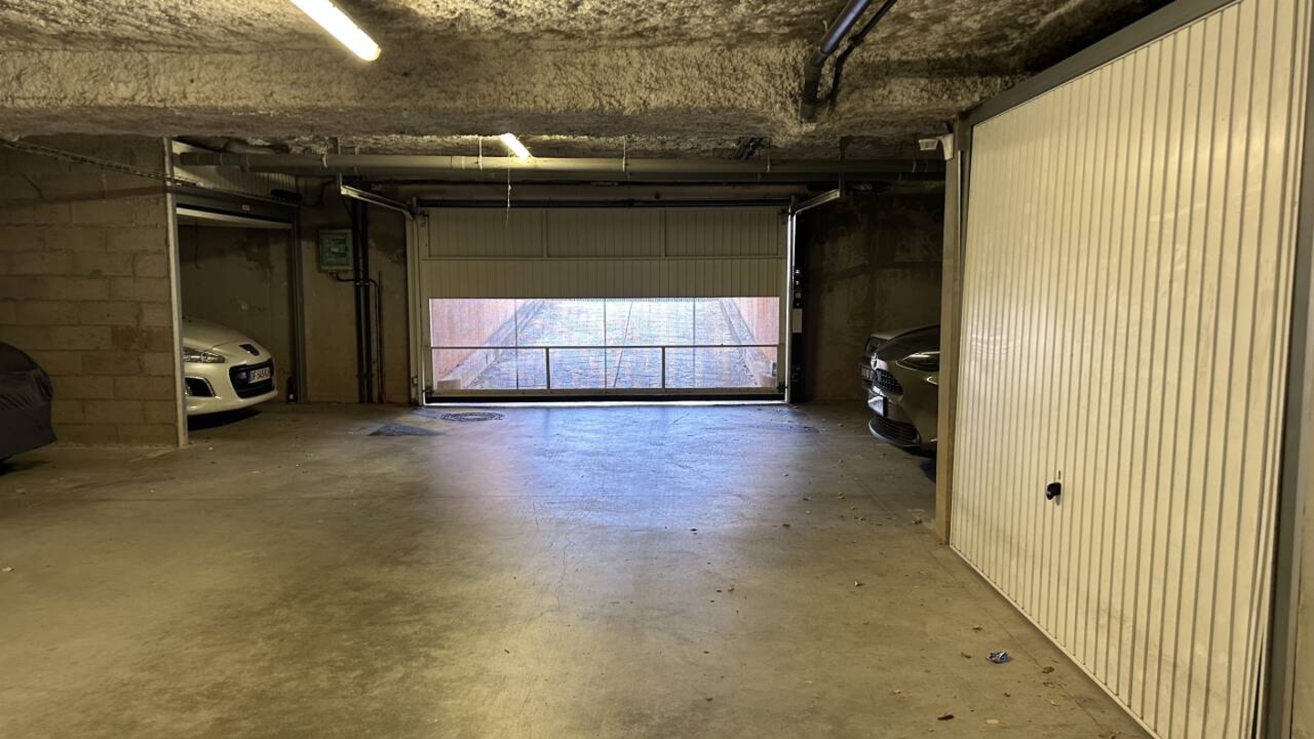 Photo 1 : Vente Parking / Box  Fréjus 14 m²