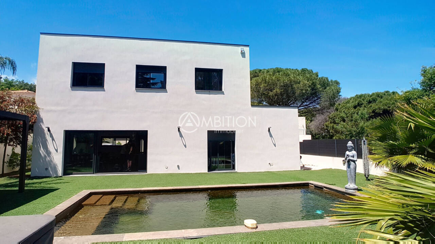 Photo 1 : Vente Maison 5 pièces Saint Aygulf 157 m²