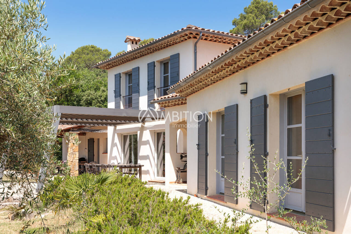 Photo 1 : Vente Maison 7 pièces Figanières 217 m²