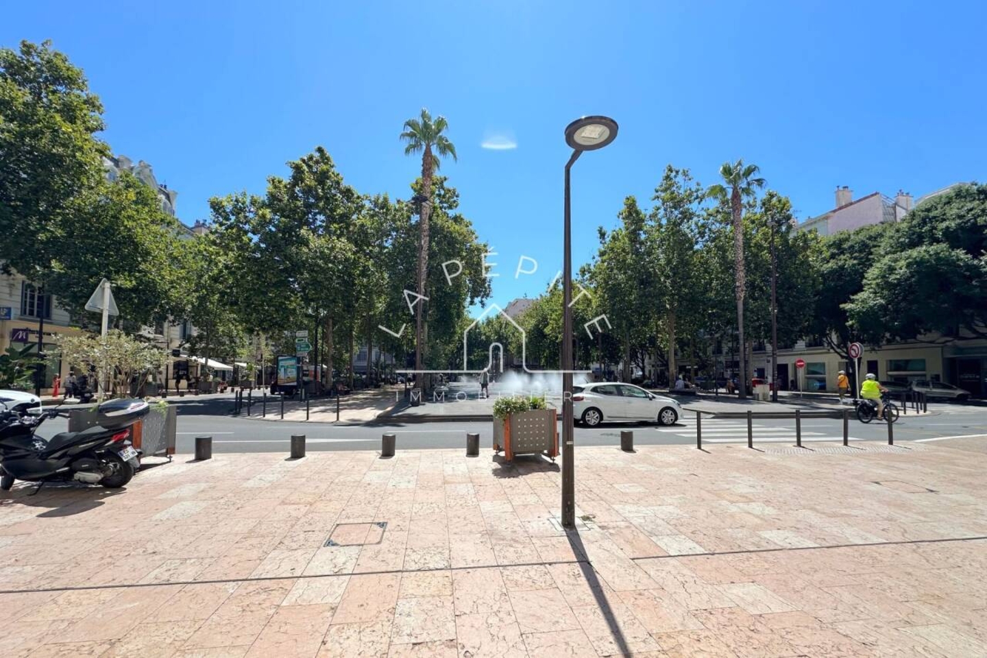 Photo 3 : Vente Commerce 1 pièce Antibes 24 m²