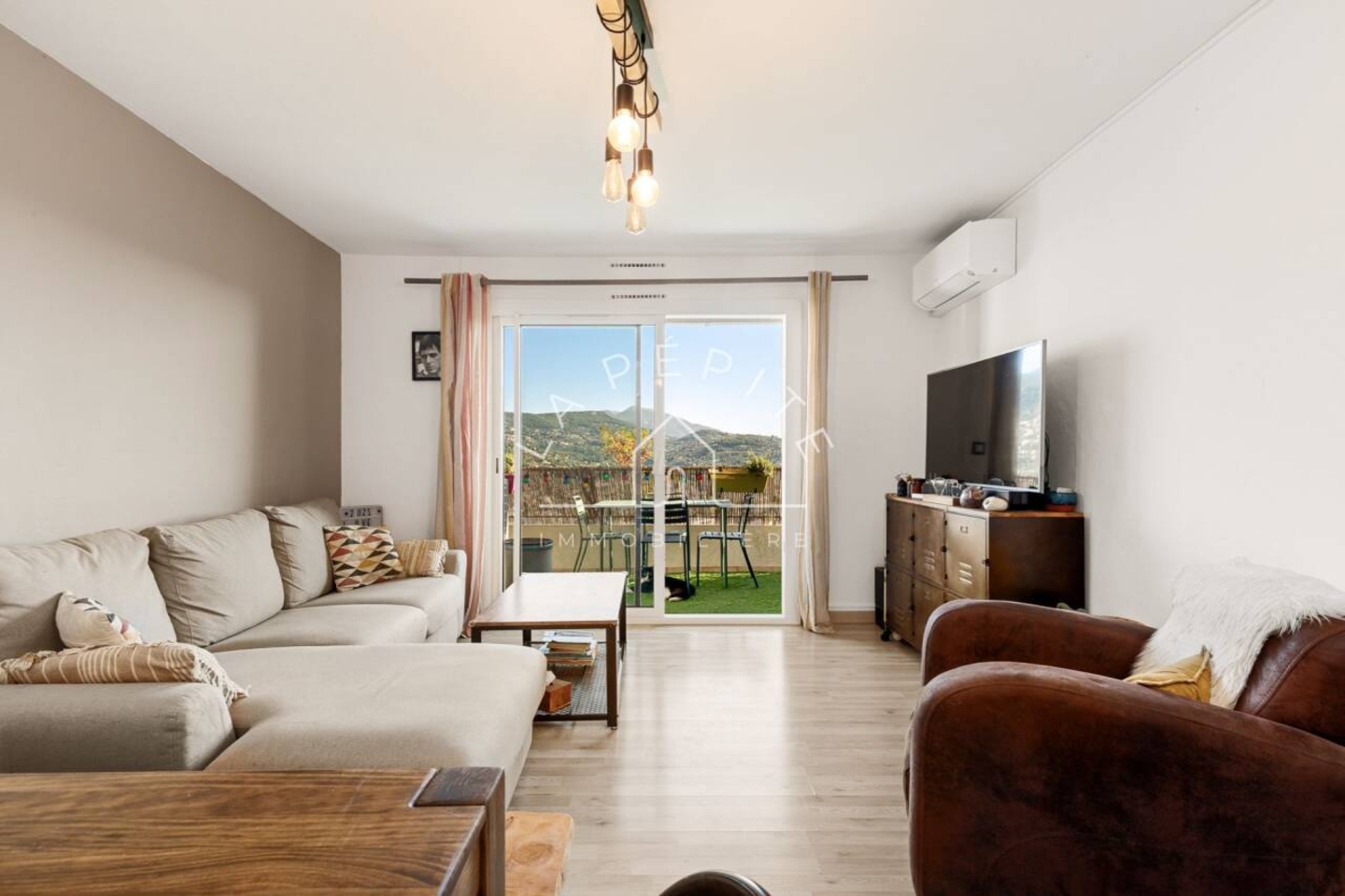 Photo 1 : Vente Appartement 3 pièces Grasse 65 m²