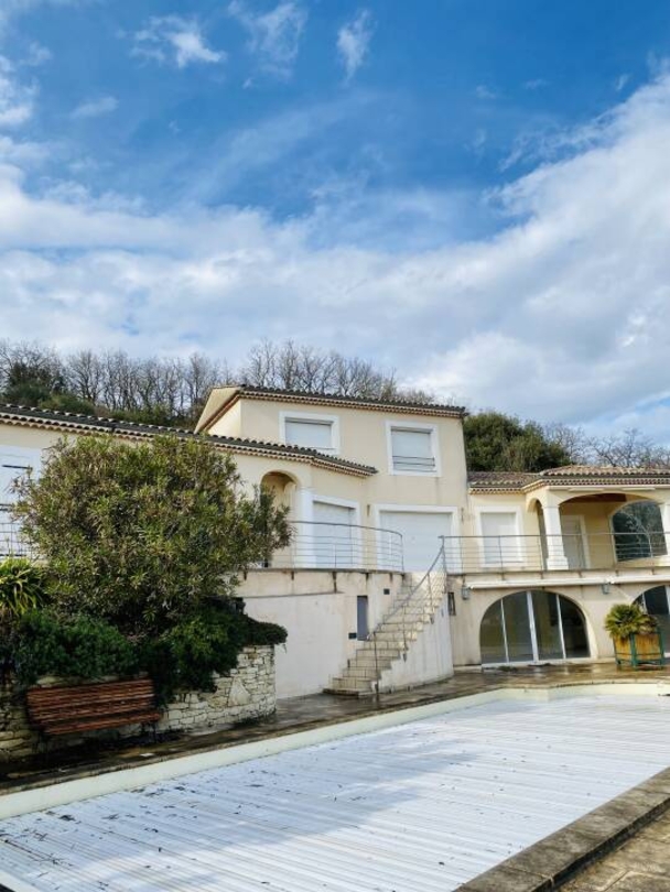 Photo 1 : Vente Maison 4 pièces Viviers 185 m²