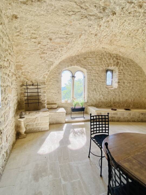 Photo 2 : Vente Maison 6 pièces La Garde-Adhémar 260 m²