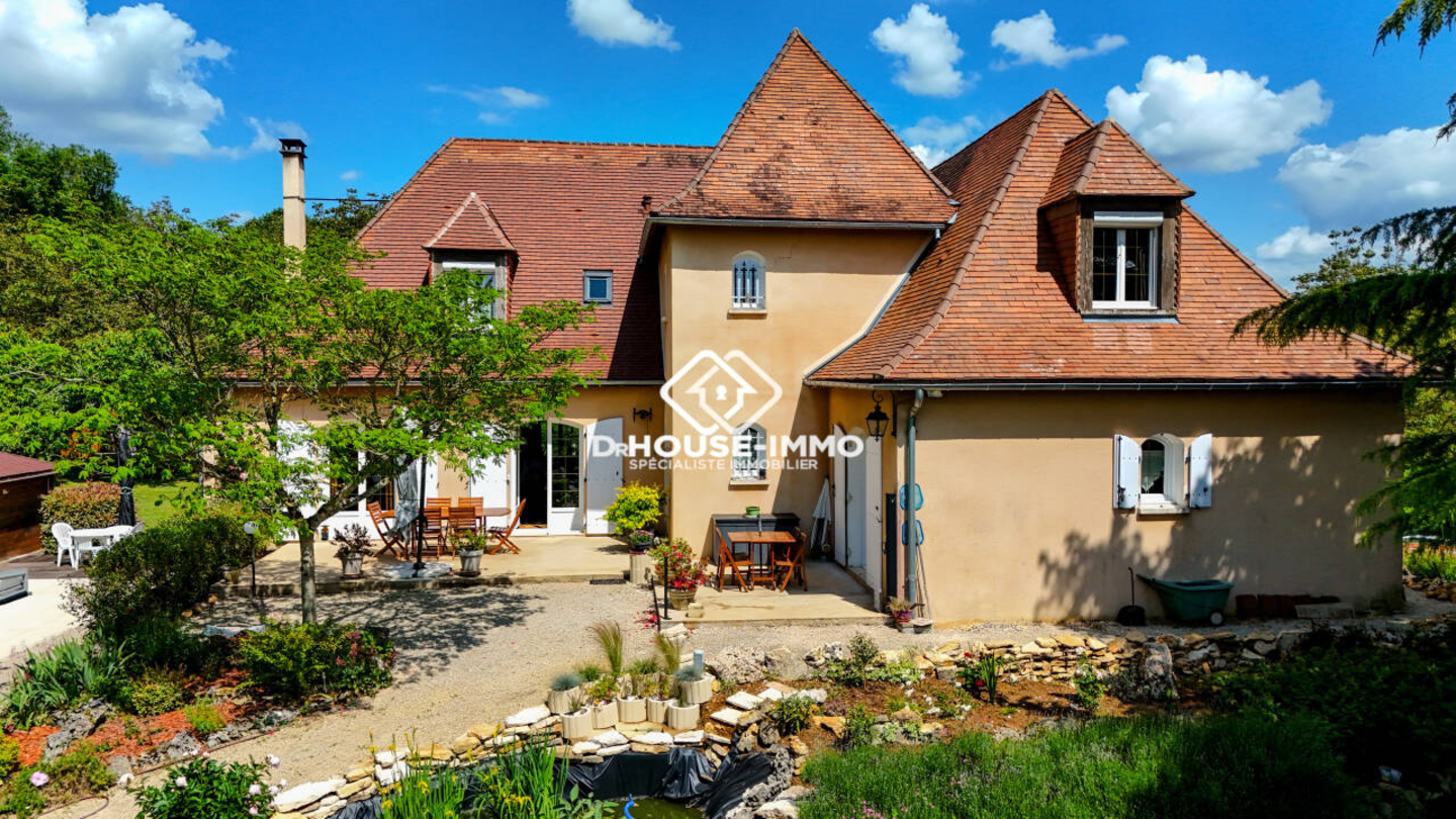 Photo 1 : Vente Maison 7 pièces Négrondes 365 m²