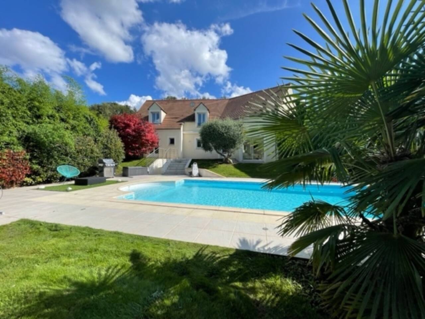 Photo 2 : Vente Maison 8 pièces Saint-Pierre-lès-Nemours 260 m²