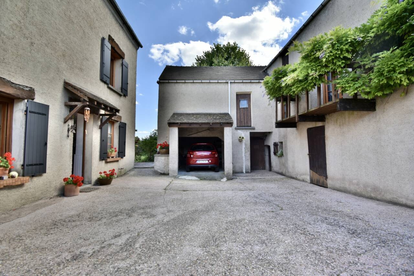 Photo 1 : Vente Maison 6 pièces Issou 165 m²