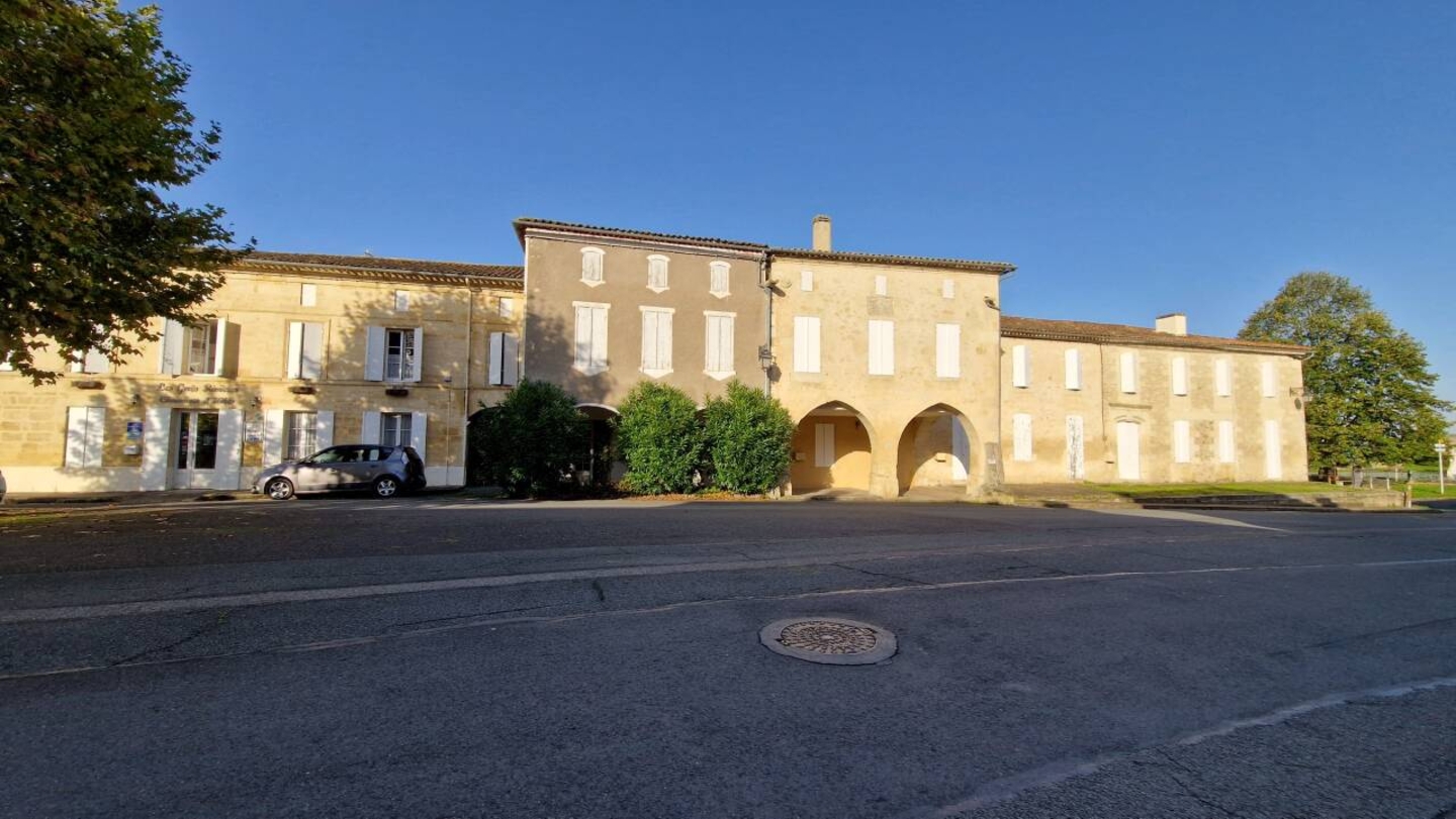 Photo 2 : Vente Maison 6 pièces Pujols 167 m²