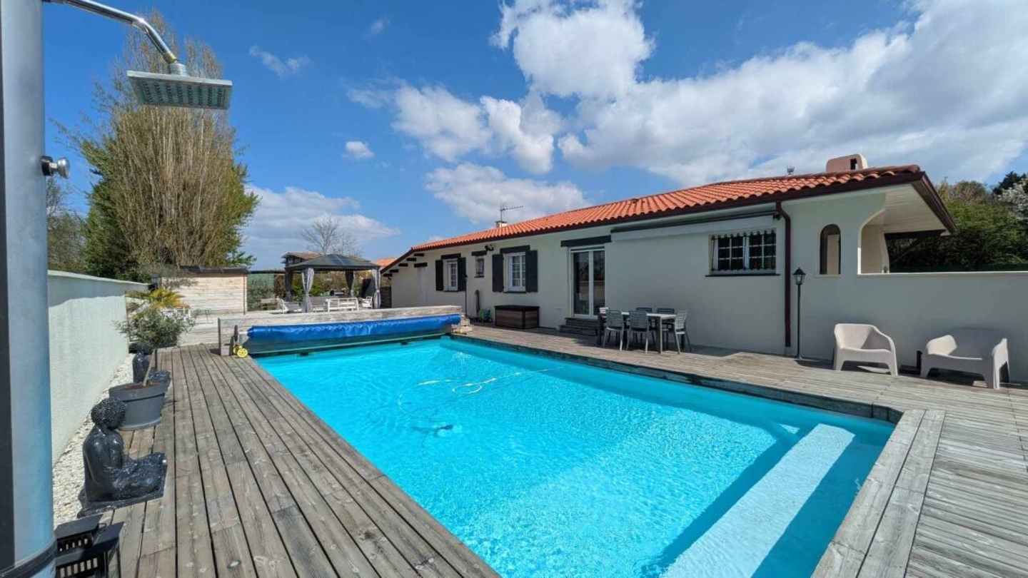 Photo 2 : Vente Maison 6 pièces Bassens 114 m²