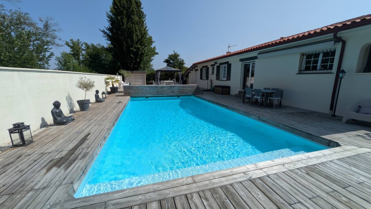 Photo 1 : Vente Maison 6 pièces Bassens 114 m²