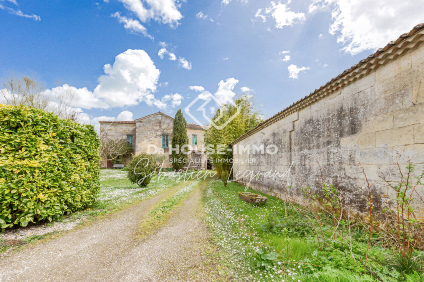 Photo 2 : Vente Maison 5 pièces Génissac 450 m²