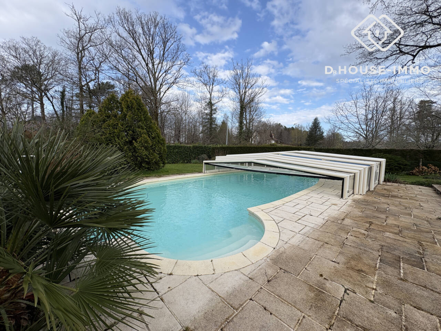 Photo 2 : Vente Maison 8 pièces Saint-Estèphe 230 m²