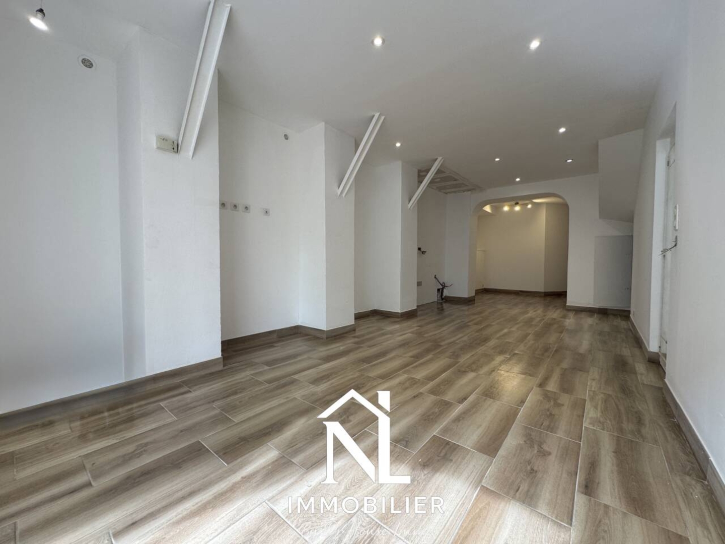 Photo 2 : Vente Commerce 3 pièces Pierrefeu-du-Var 52 m²