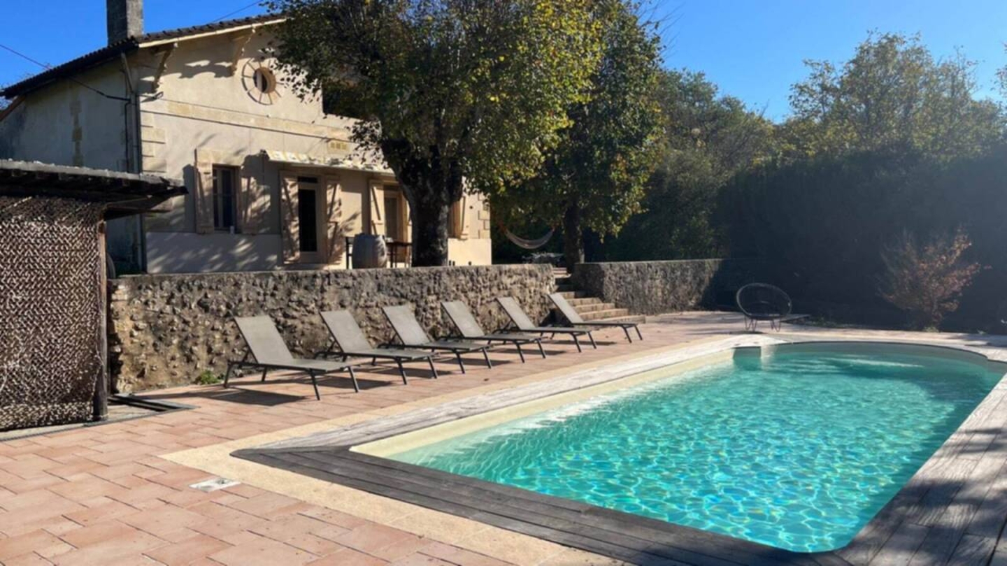 Photo 1 : Vente Maison 6 pièces Saint-Genès-de-Lombaud 170 m²