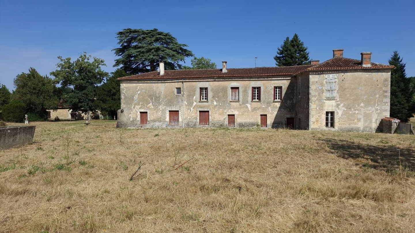 Photo 3 : Vente Maison 14 pièces Saint-Claud 442 m²