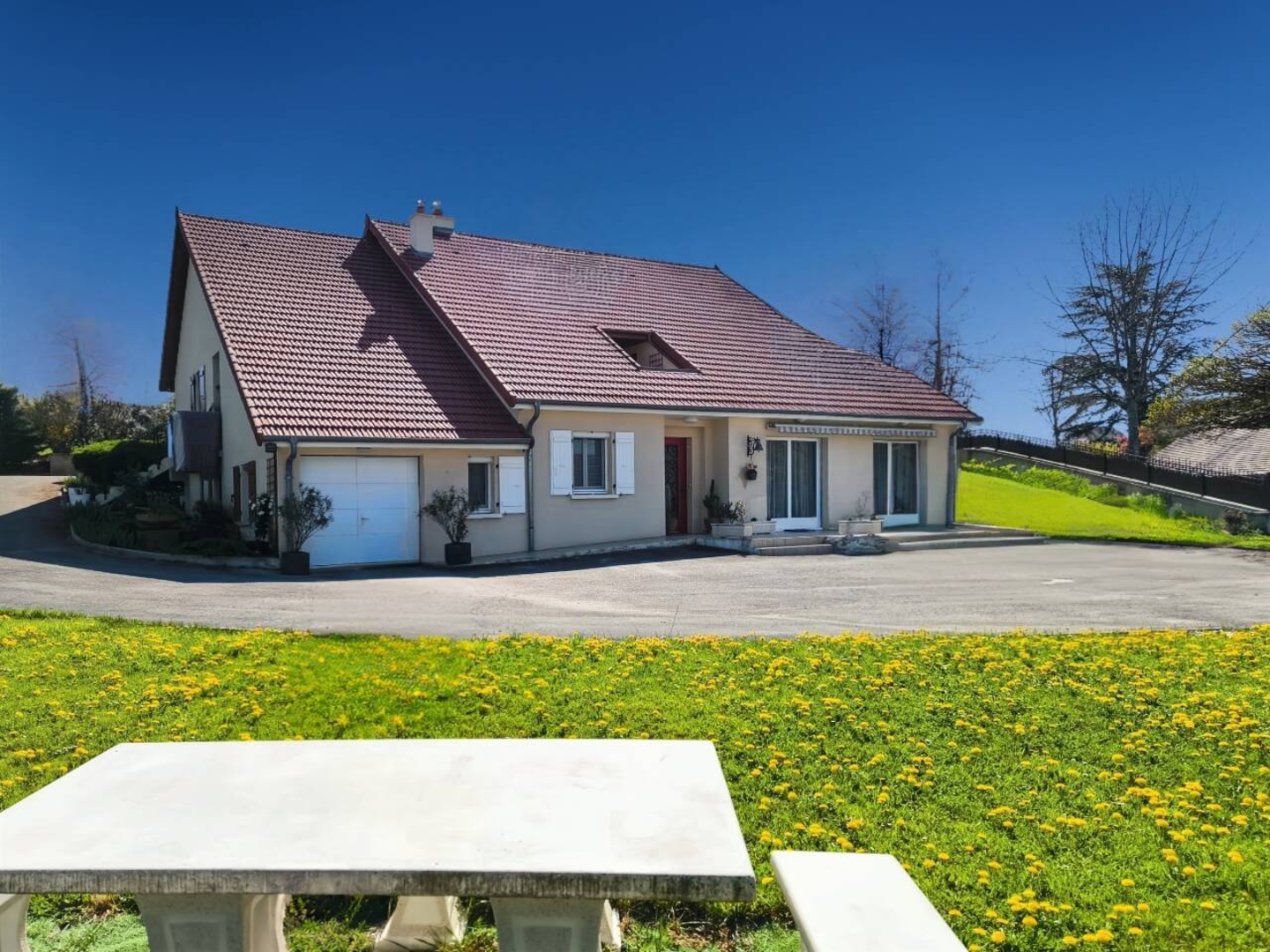 Photo 2 : Vente Maison 7 pièces Lons-le-Saunier 170 m²