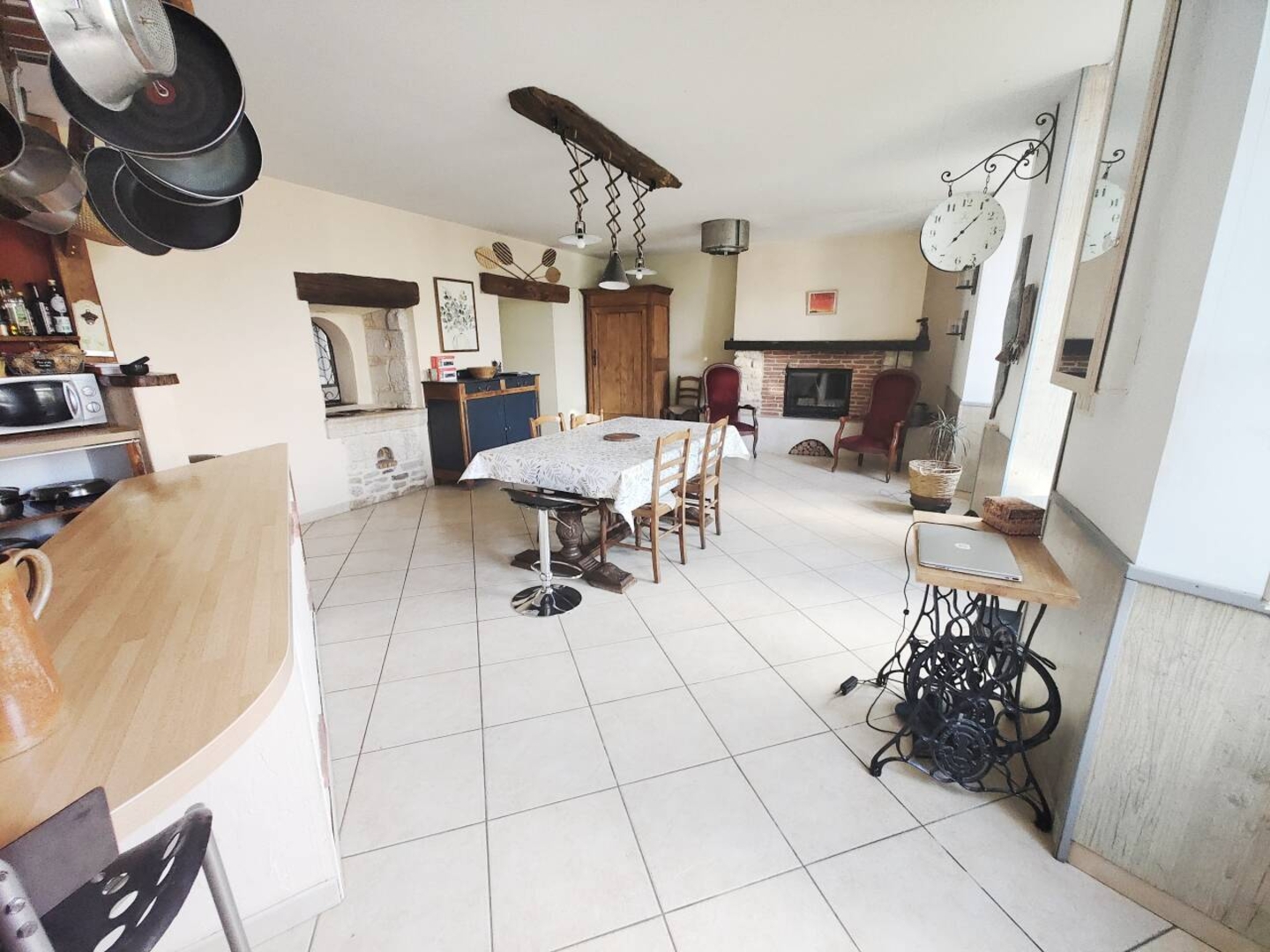 Photo 2 : Vente Maison 8 pièces Coulonges-sur-l'Autize 190 m²
