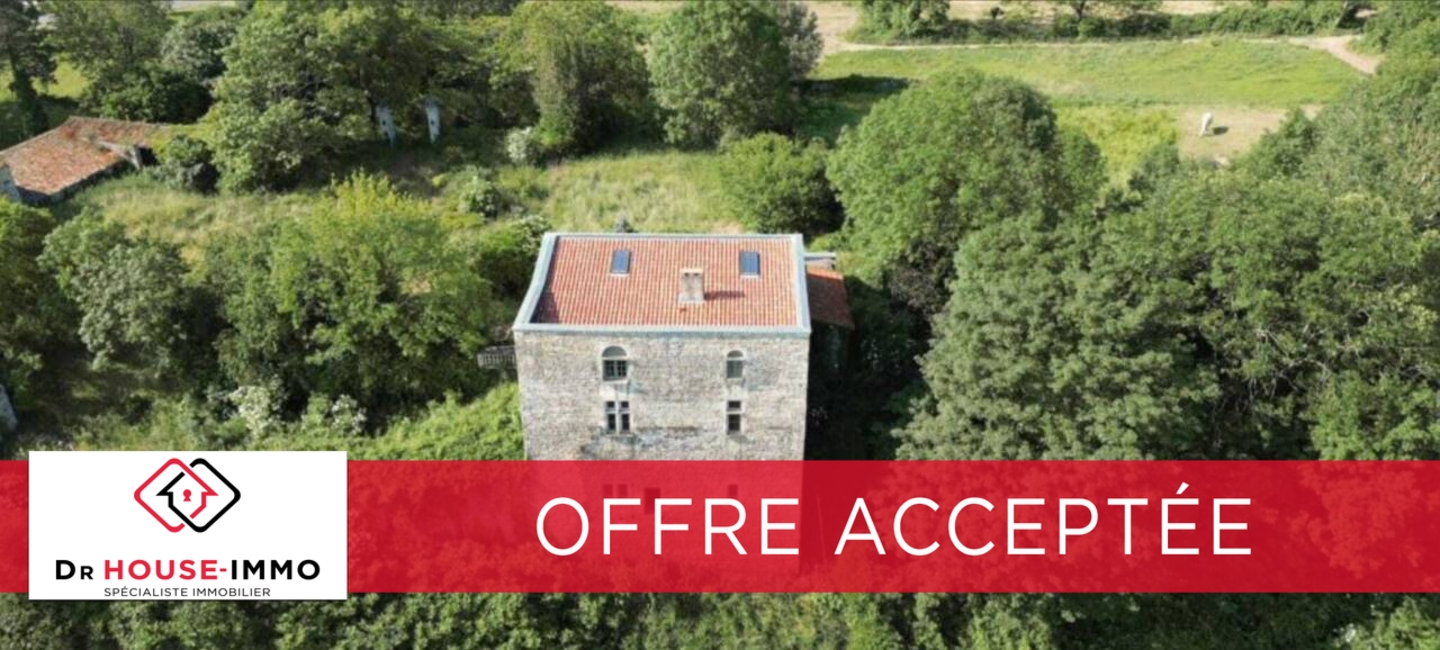 Photo 1 : Vente Château 6 pièces Coulonges-sur-l'Autize 279 m²