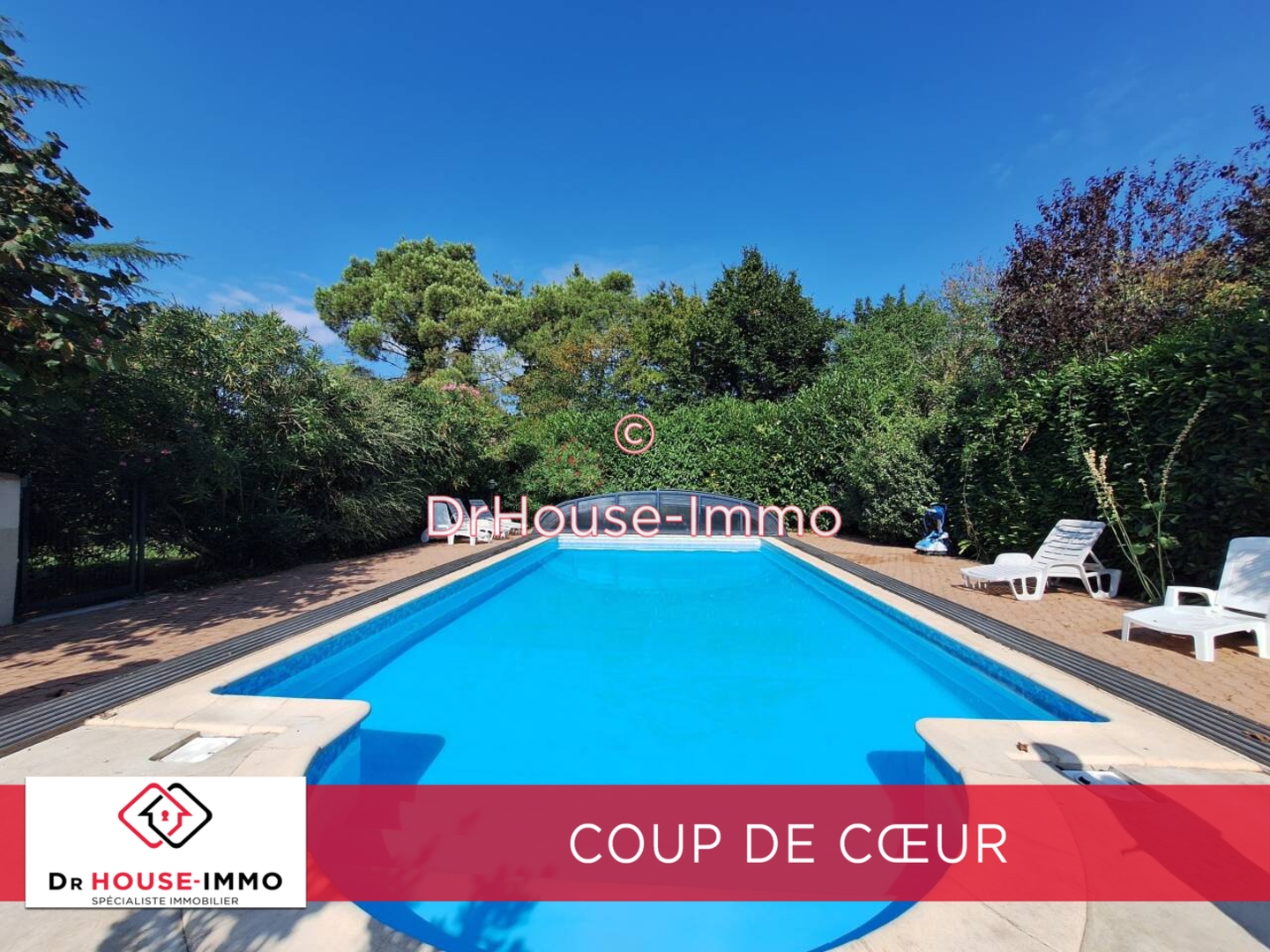 Photo 1 : Vente Maison 12 pièces Velluire 278 m²