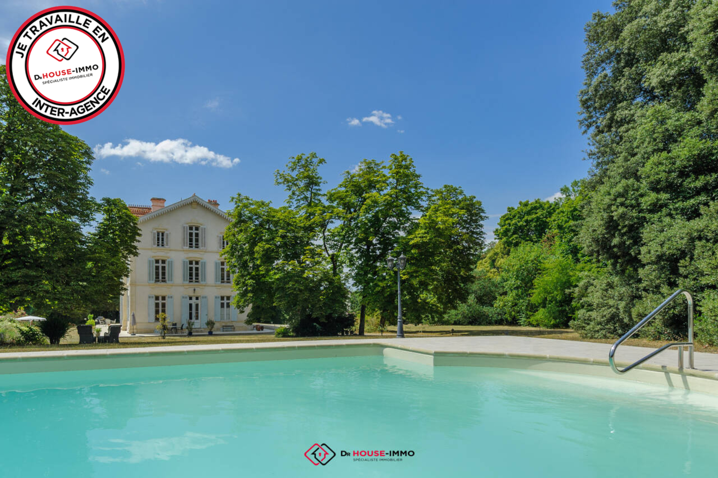 Photo 1 : Vente Maison 13 pièces Saint-Jean-d'Angély 341 m²