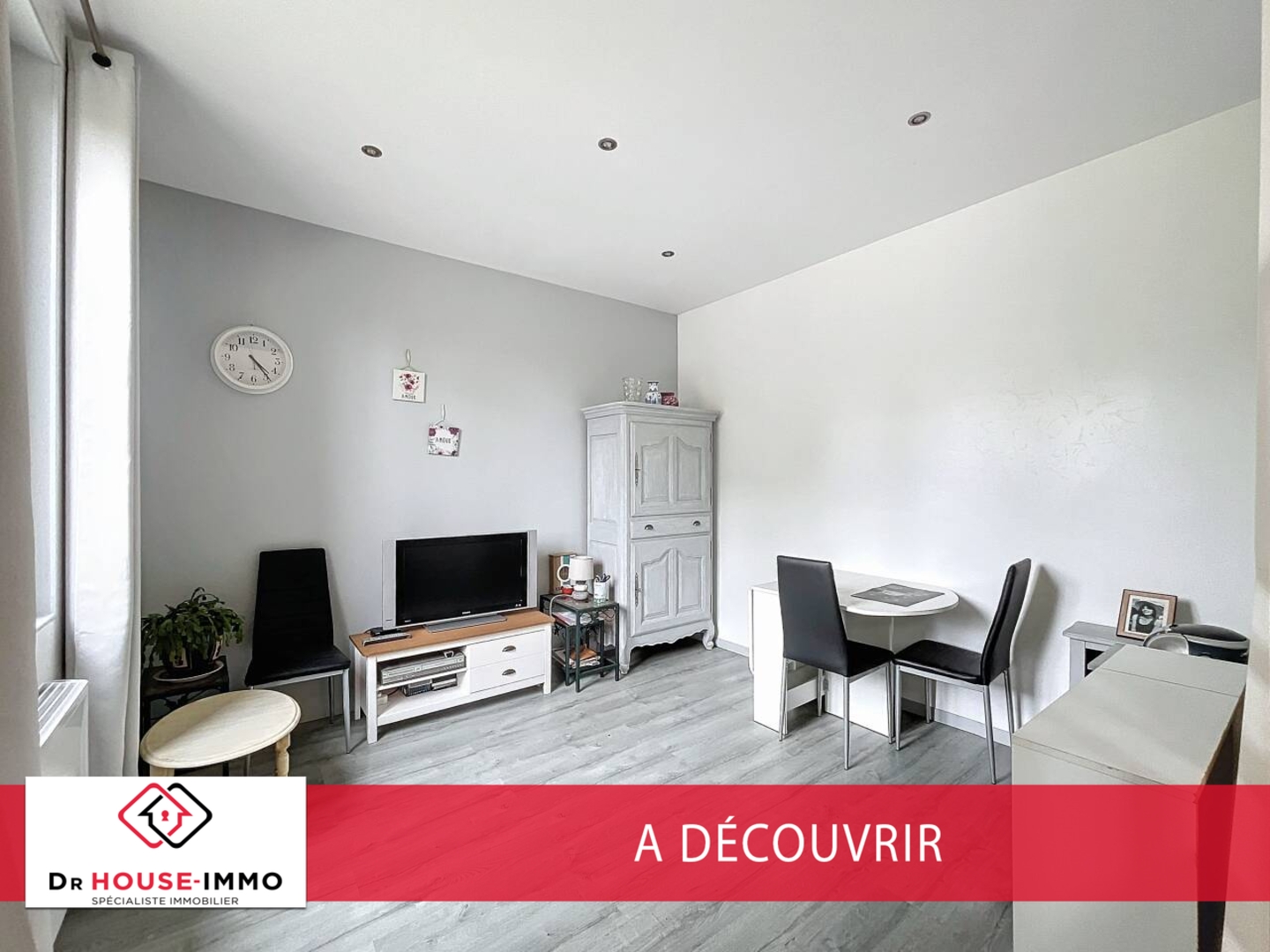 Photo 1 : Vente Maison 3 pièces Château-la-Vallière 77 m²
