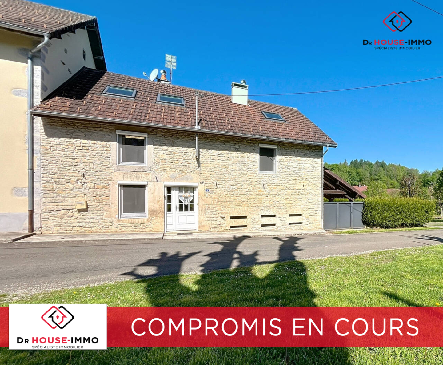 Photo 2 : Vente Maison 8 pièces Clairvaux-les-Lacs 166 m²