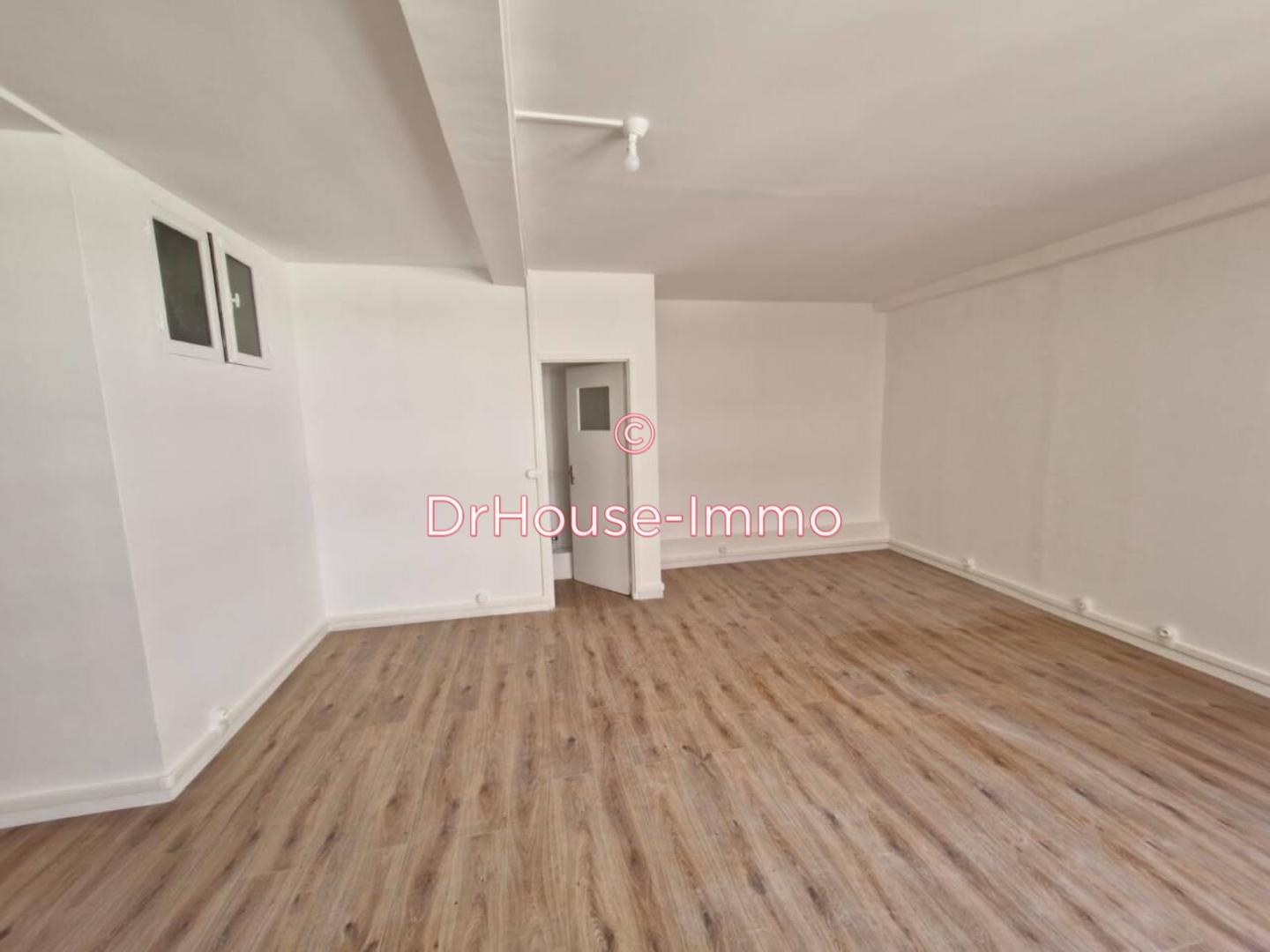 Photo 2 : Location Bureau 1 pièce Toulon 33 m²
