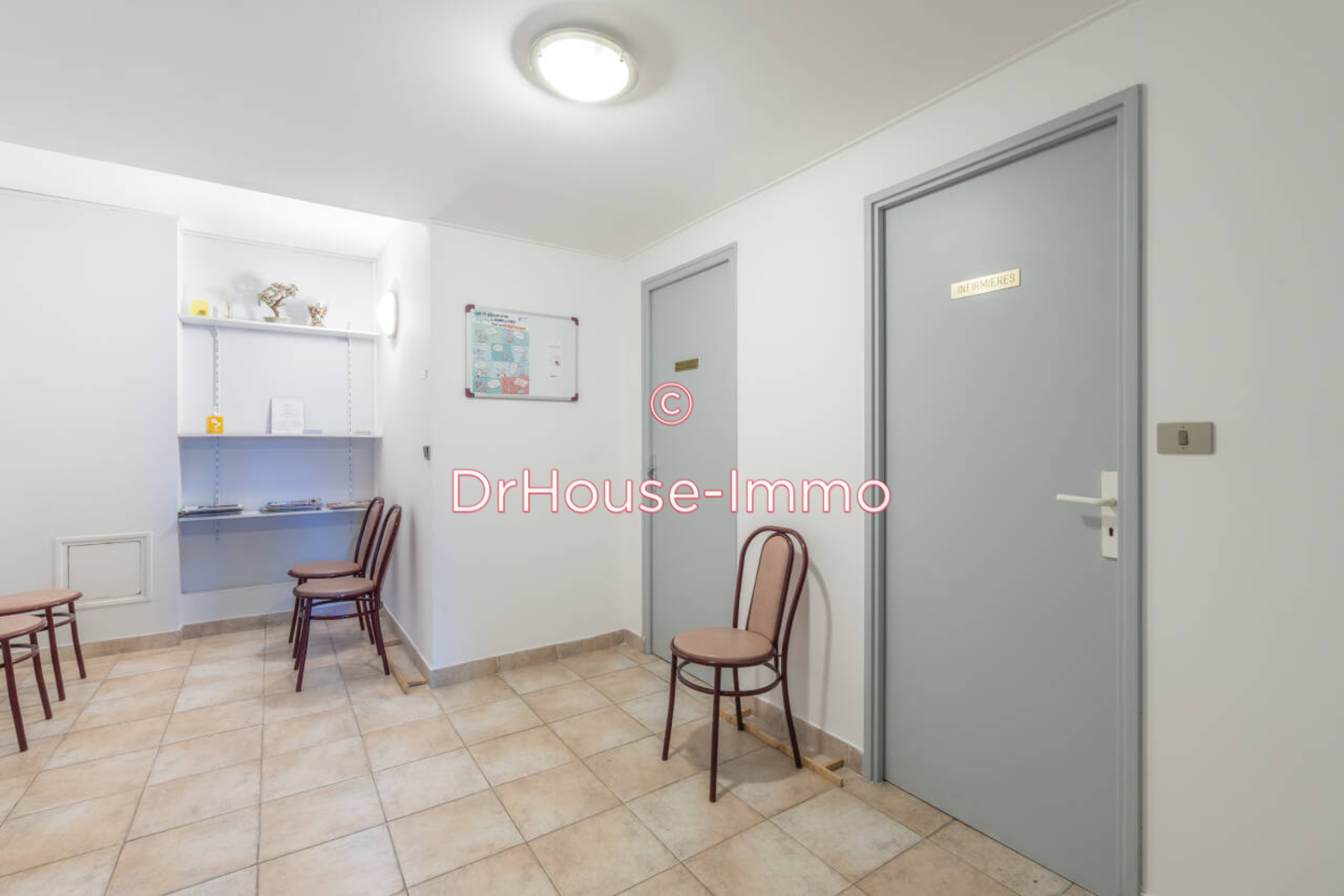 Photo 2 : Location Bureau 1 pièce Élancourt 19 m²