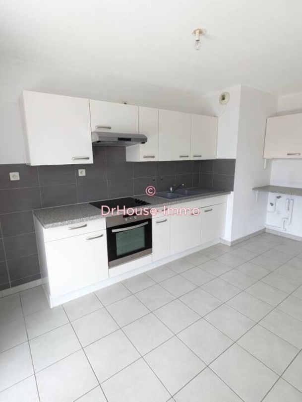 Photo 2 : Location Appartement 3 pièces Saint-Julien-les-Villas 71 m²