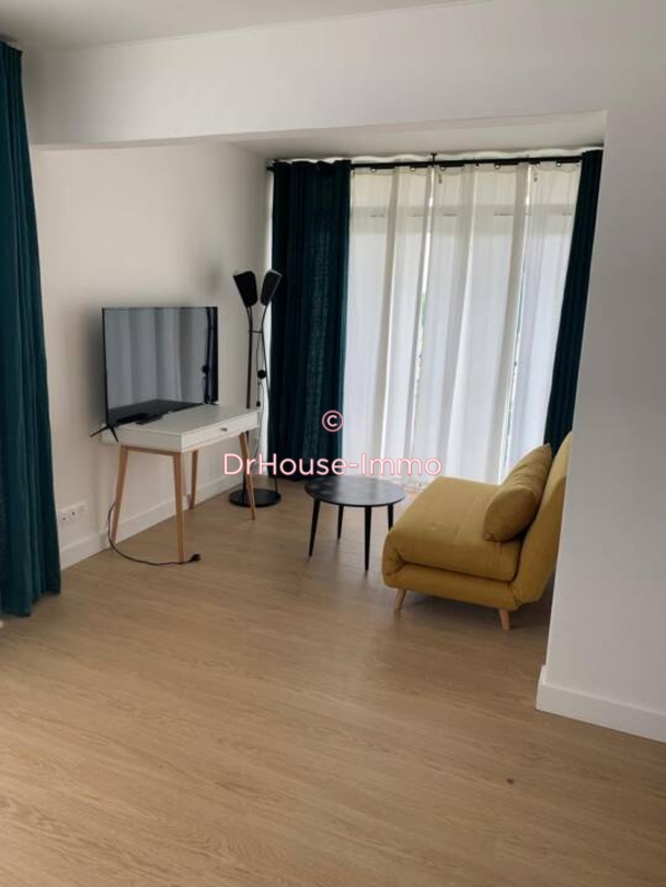 Photo 1 : Location Appartement 4 pièces Lille 97 m²