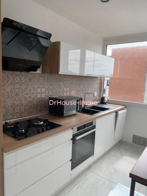 Photo 2 : Location Appartement 4 pièces Lille 97 m²