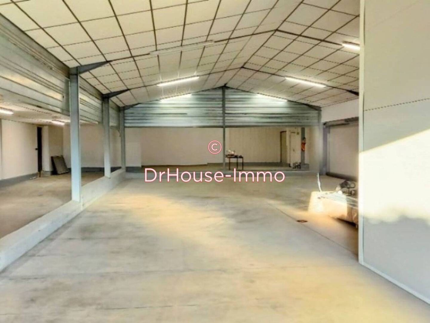 Photo 2 : Location Local d'activités 1 pièce Saint-Paul-lès-Romans 345 m²