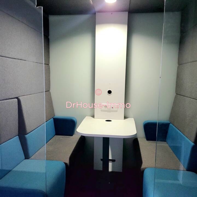 Photo 3 : Location Bureau 3 pièces Cailloux-sur-Fontaines 76 m²