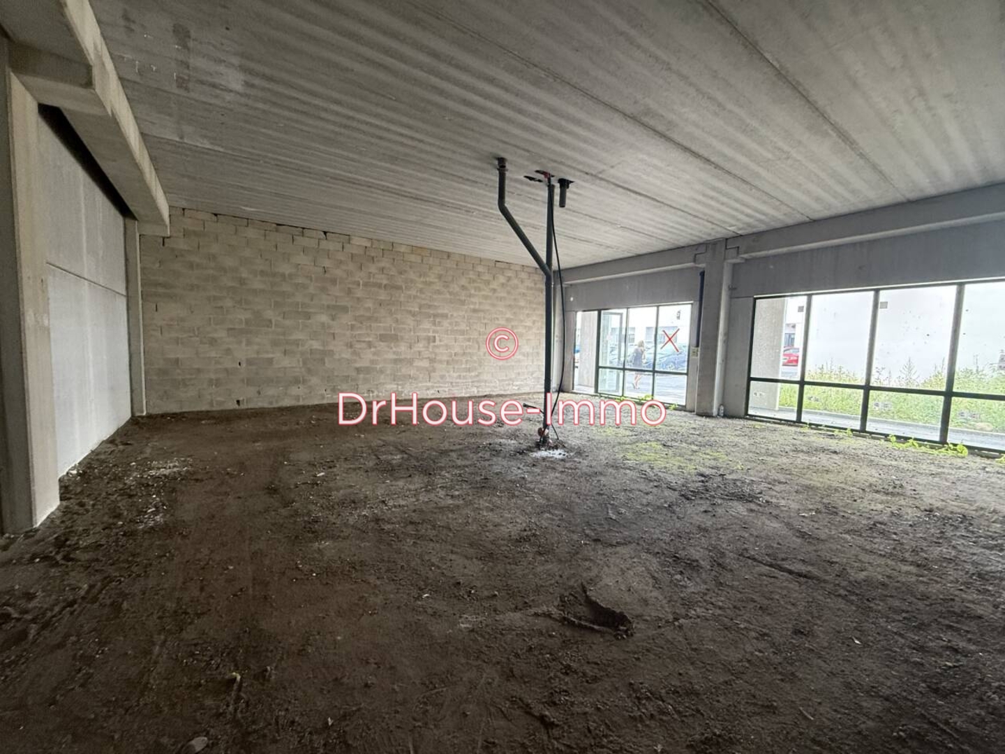 Photo 1 : Location Commerce 1 pièce Serris 105 m²
