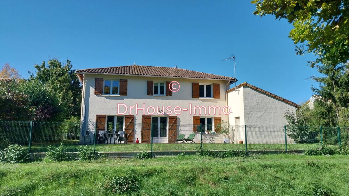 Photo 1 : Location Maison 5 pièces Poitiers 154 m²