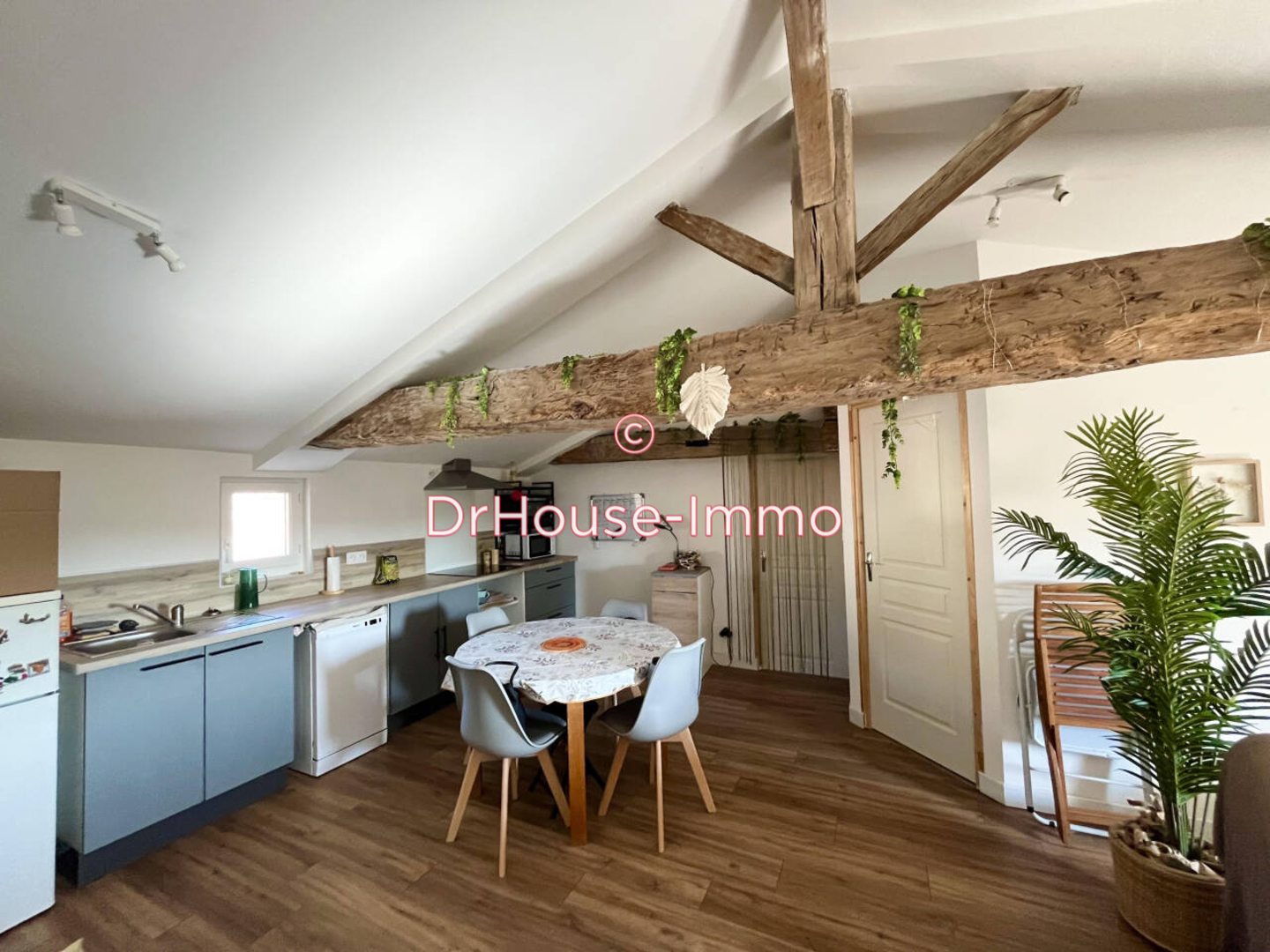Photo 1 : Location Appartement 2 pièces Roullet-Saint-Estèphe 37 m²