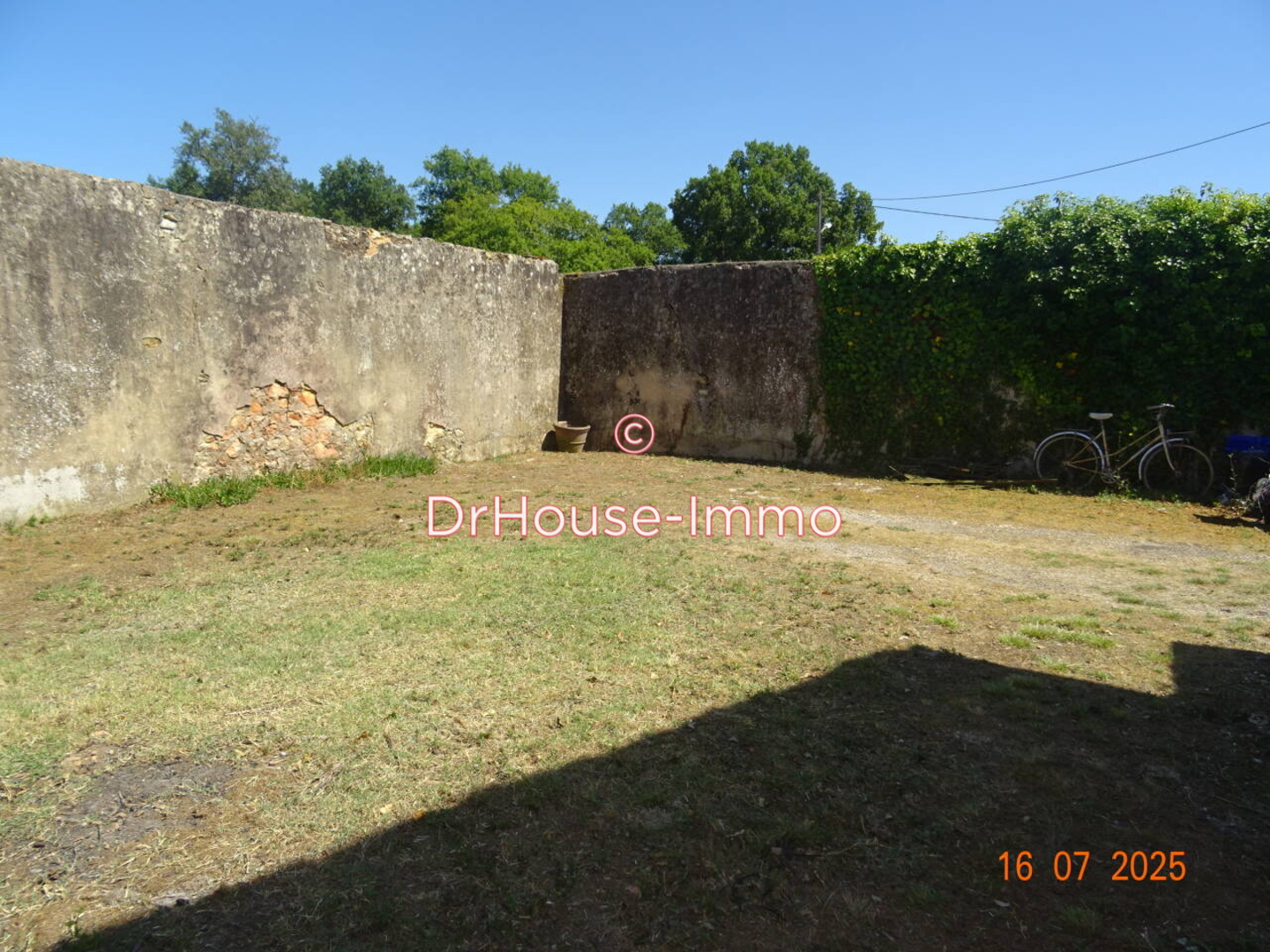 Photo 2 : Location Parking / Box 3 pièces Lesparre-Médoc 82 m²