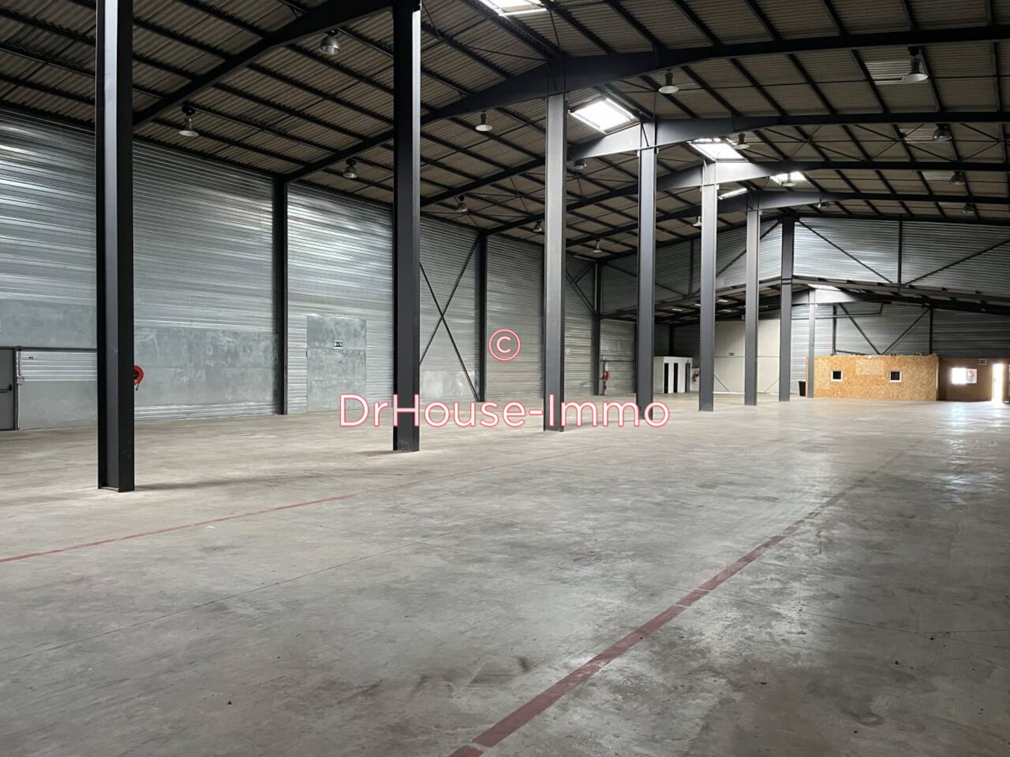 Photo 3 : Location Commerce 1 pièce Le Puy-en-Velay 1224 m²