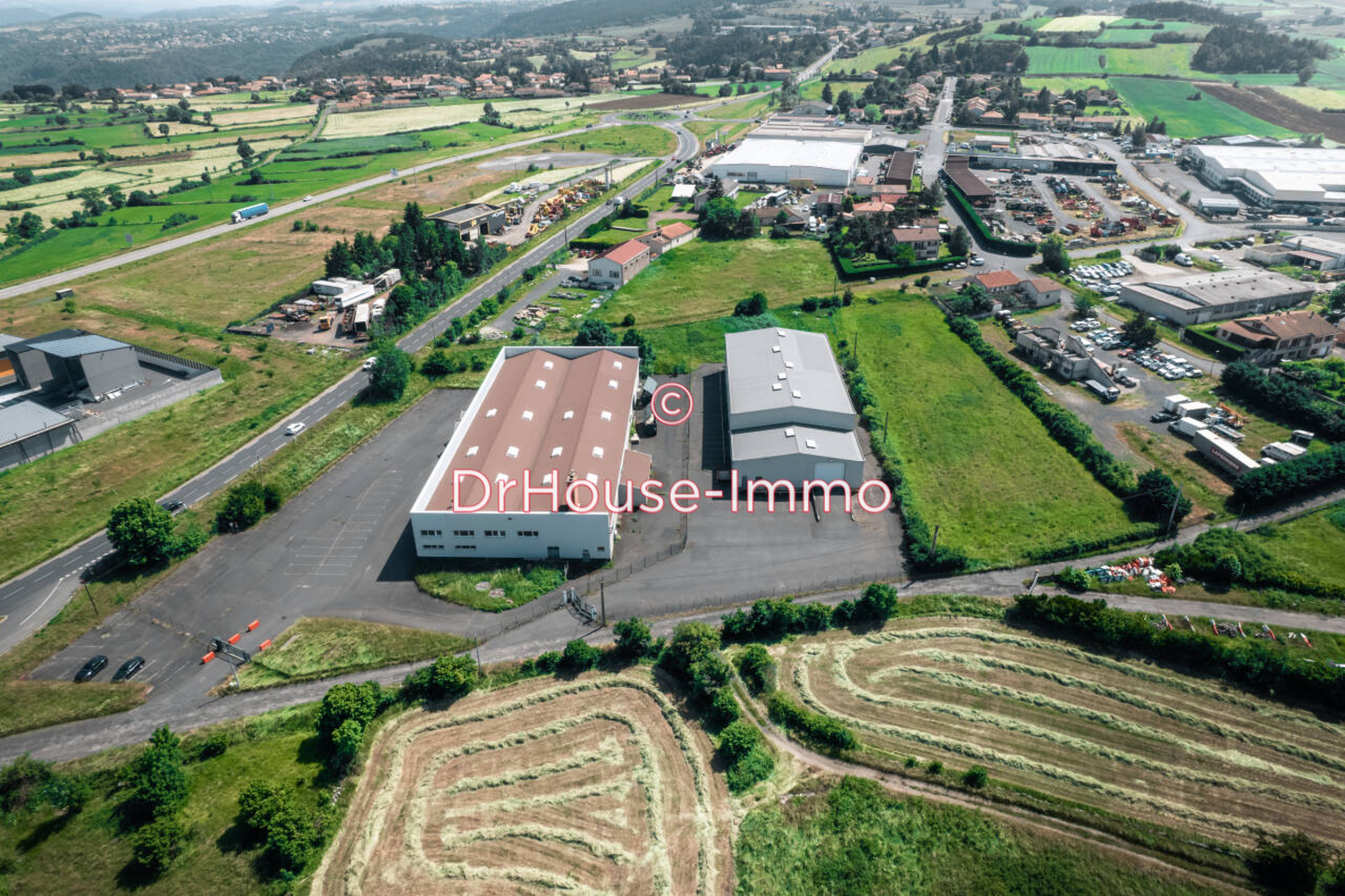 Photo 2 : Location Commerce 7 pièces Le Puy-en-Velay 2266 m²