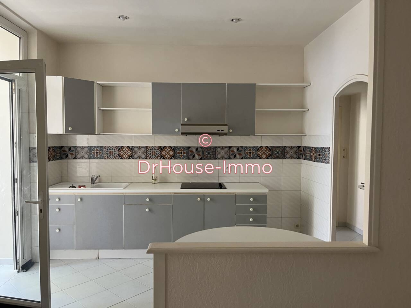 Photo 3 : Location Appartement 2 pièces Marseille 51 m²