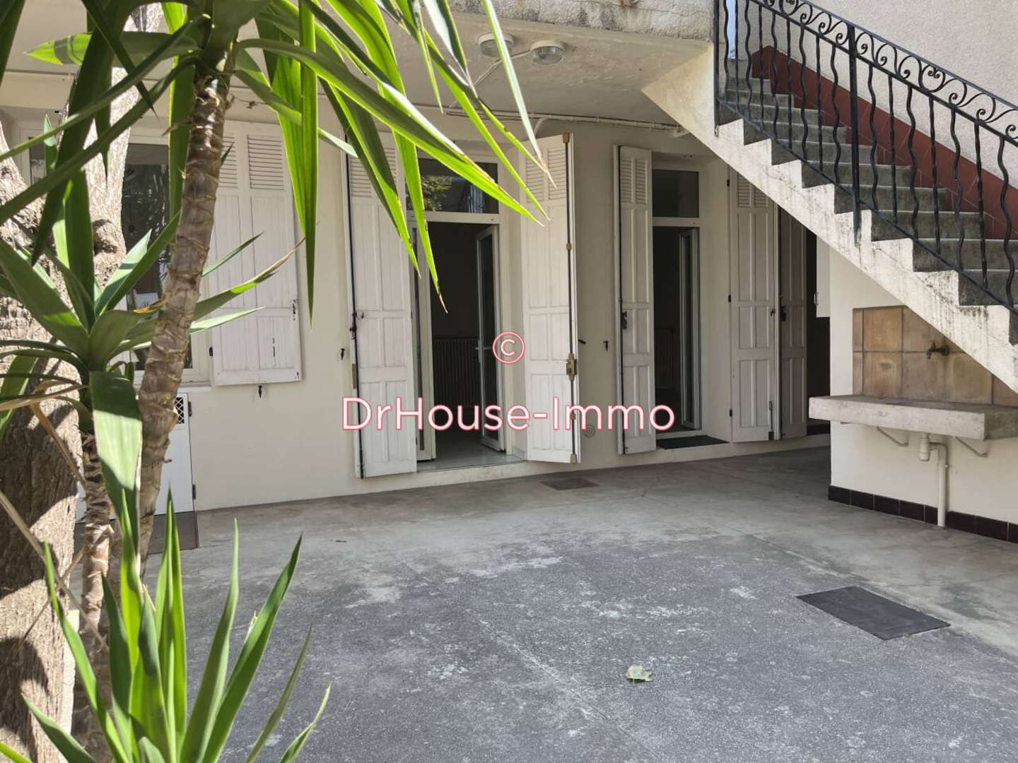 Photo 1 : Location Appartement 2 pièces Marseille 51 m²